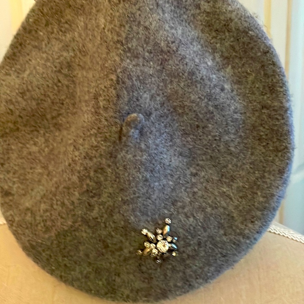 Grey flannel beret
